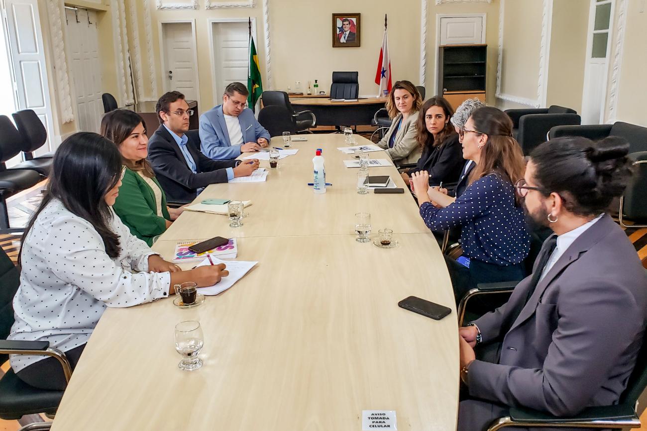 Reunião entre equipes da Sejudh e da Acnur, na sede da Secretaria de Justiça e Direitos Humanos, nesta terça-feira (14)