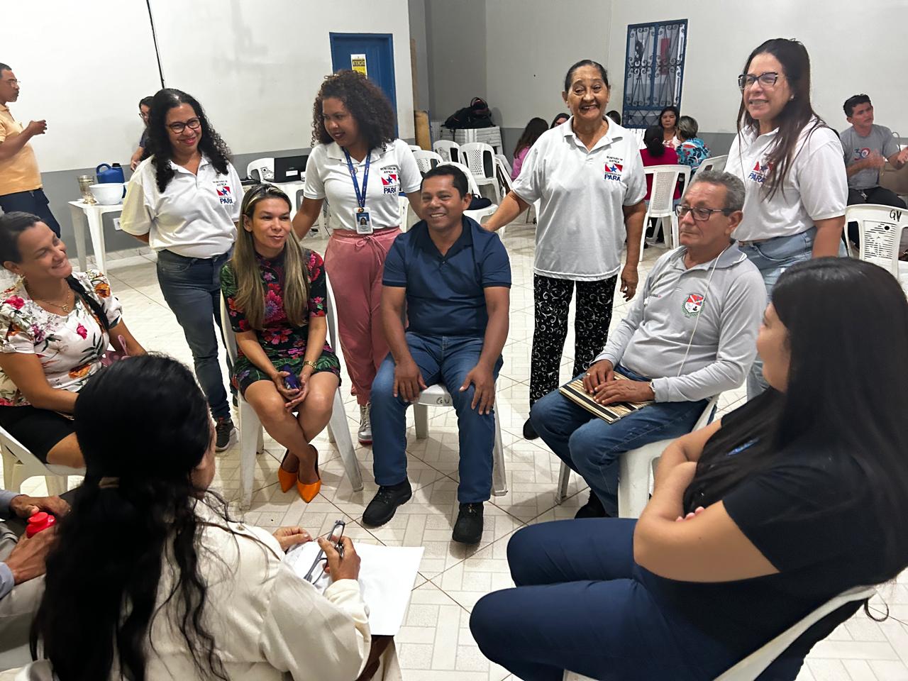 Servidoras da Seju em reunião com rede de assistência social na região do Lago do Tucuruí