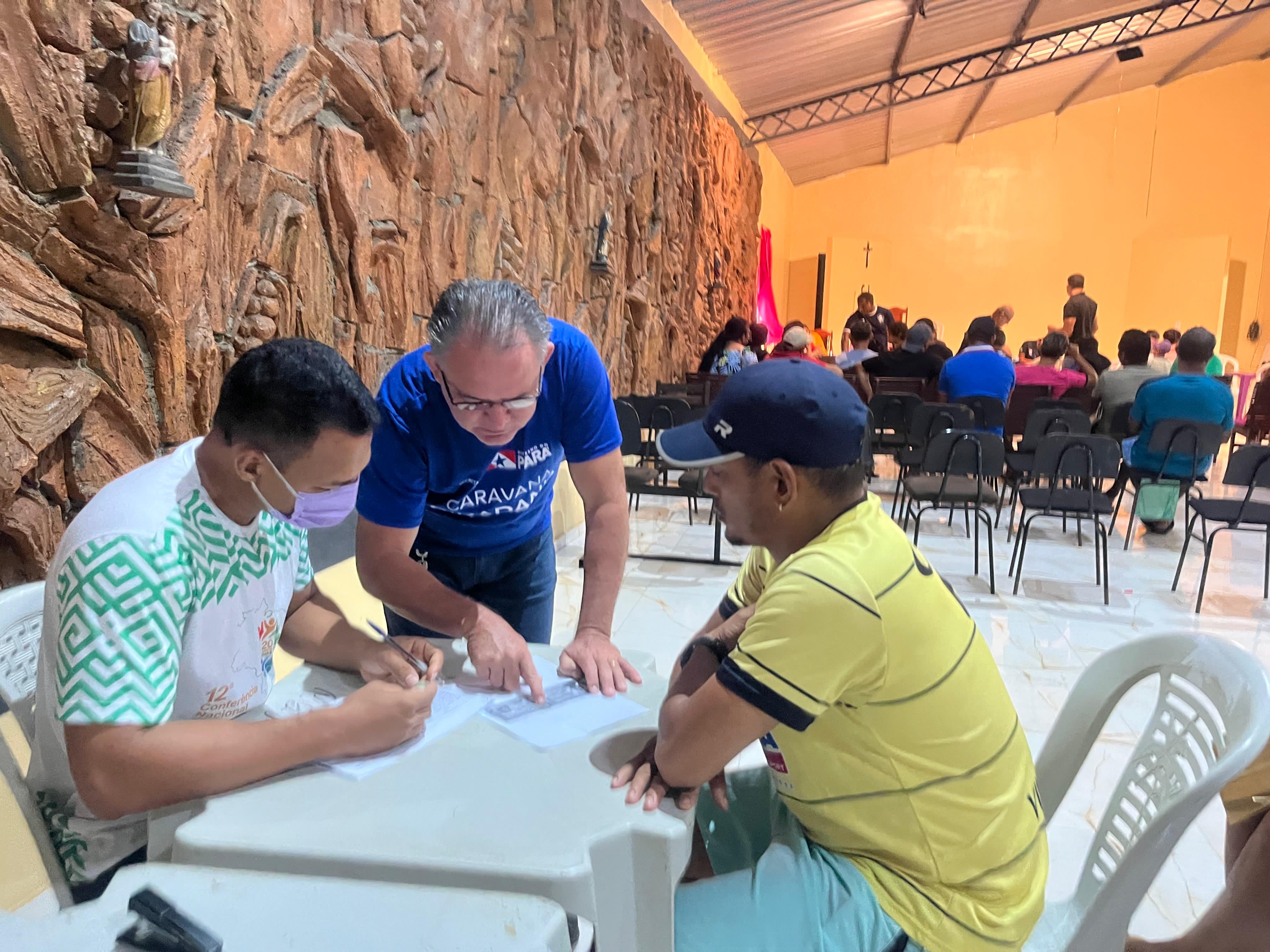 Emissão de RG é um dos serviços mais procurados nas caravanas