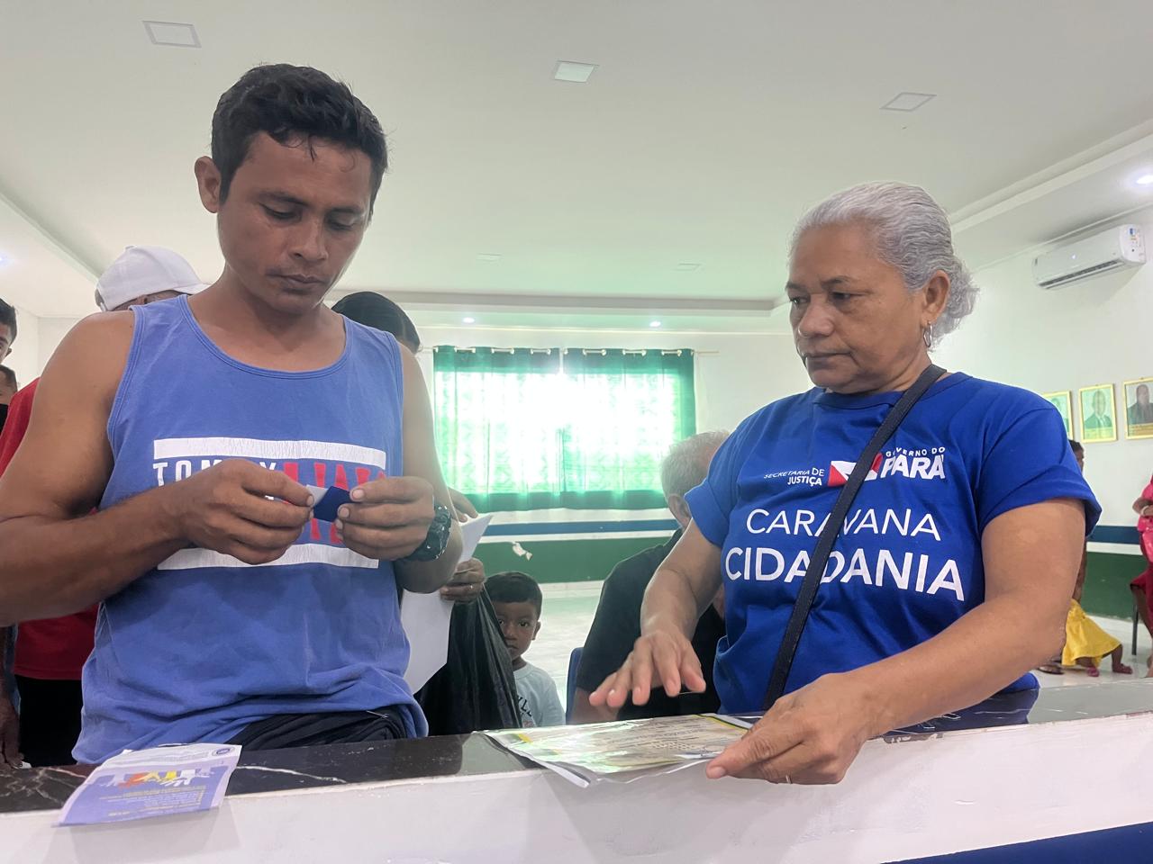 Emissão de RG é um dos serviços mais procurados nas caravanas