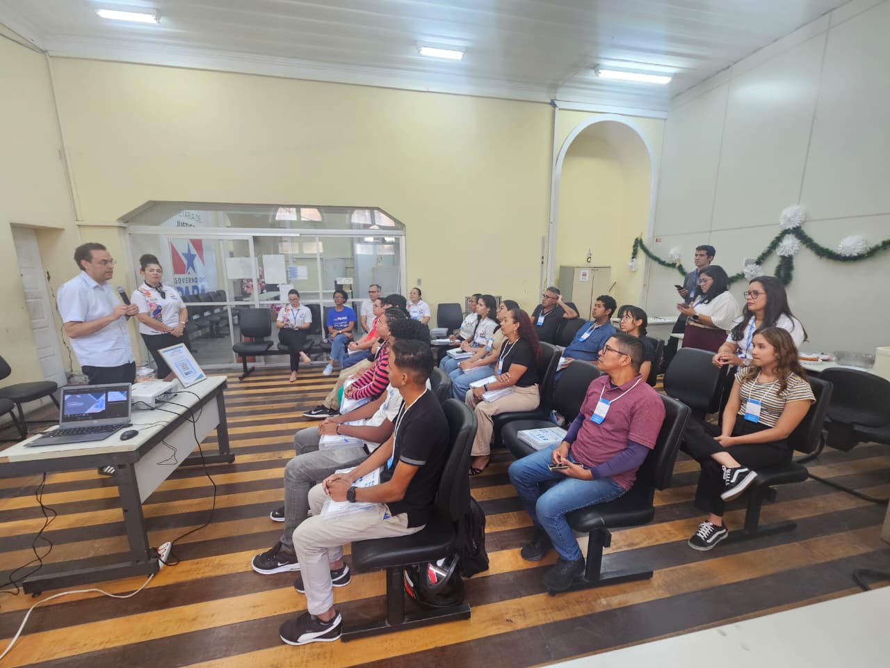 Curso de elaboração de currículo