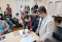 O documento prevê, com o estabelecimento da parceria entre as instituições, a implementação de planos, projetos e ações relativos à garantia de direitos, cidadania e justiça, principalmente com foco na atualização permanente do banco de dados do Cadastro Nacional da Agricultura Familiar (CAF), condição básica para que o agricultor e o empreendedor familiar rural acessem as diversas políticas públicas voltadas ao incentivo e à geração de renda. 